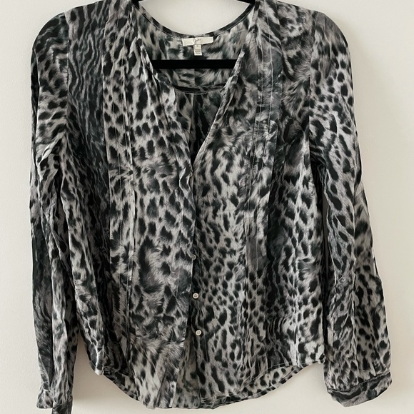 JOIE Animal Print Blouse Size Small - Picture 4 of 8